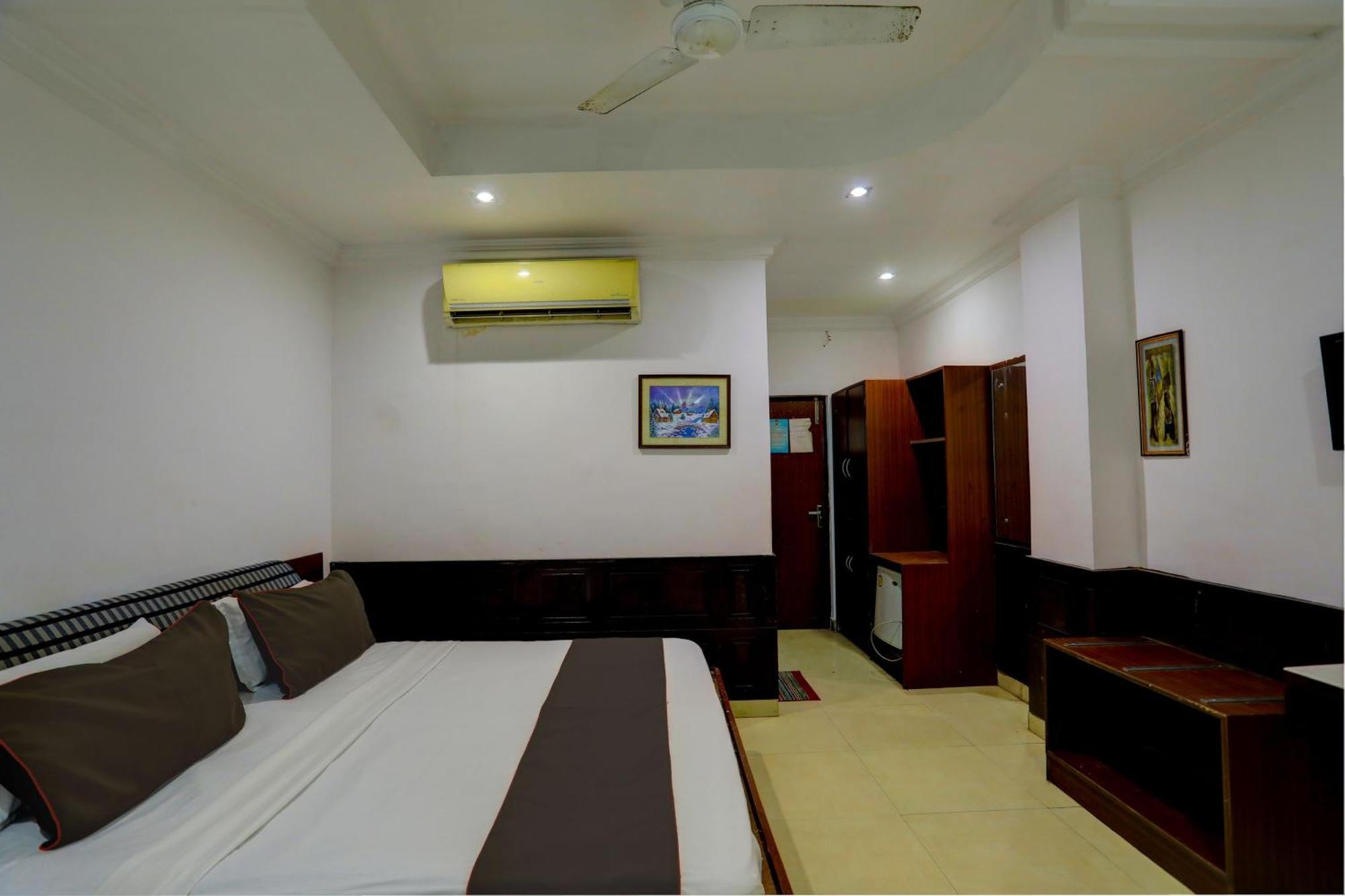 Hotel Monarch Inn Lucknow Eksteriør bilde