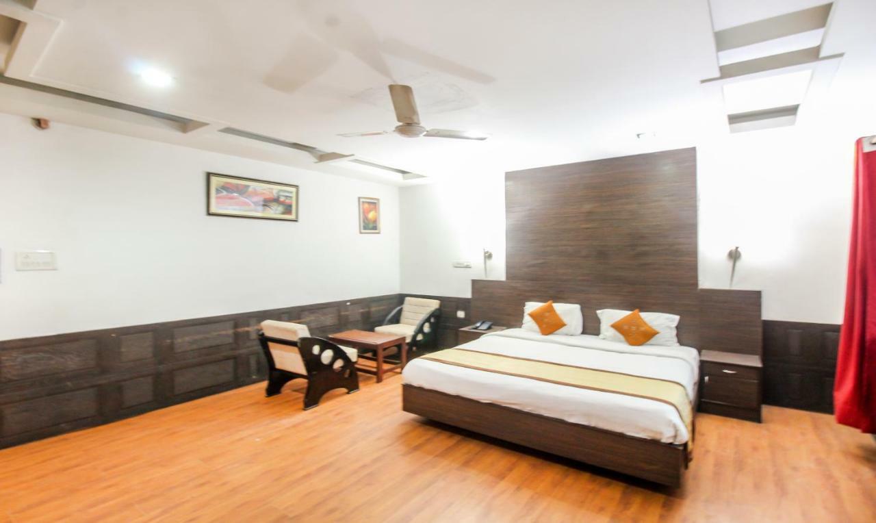 Hotel Monarch Inn Lucknow Eksteriør bilde